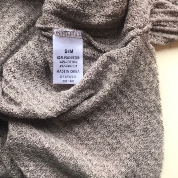 Wishlist tan button down cozy henley top, Size S/M - Picture 4 of 4